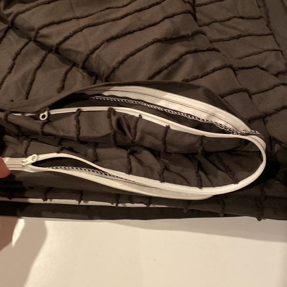 Duvet Cover in Black - Picture 3 of 5